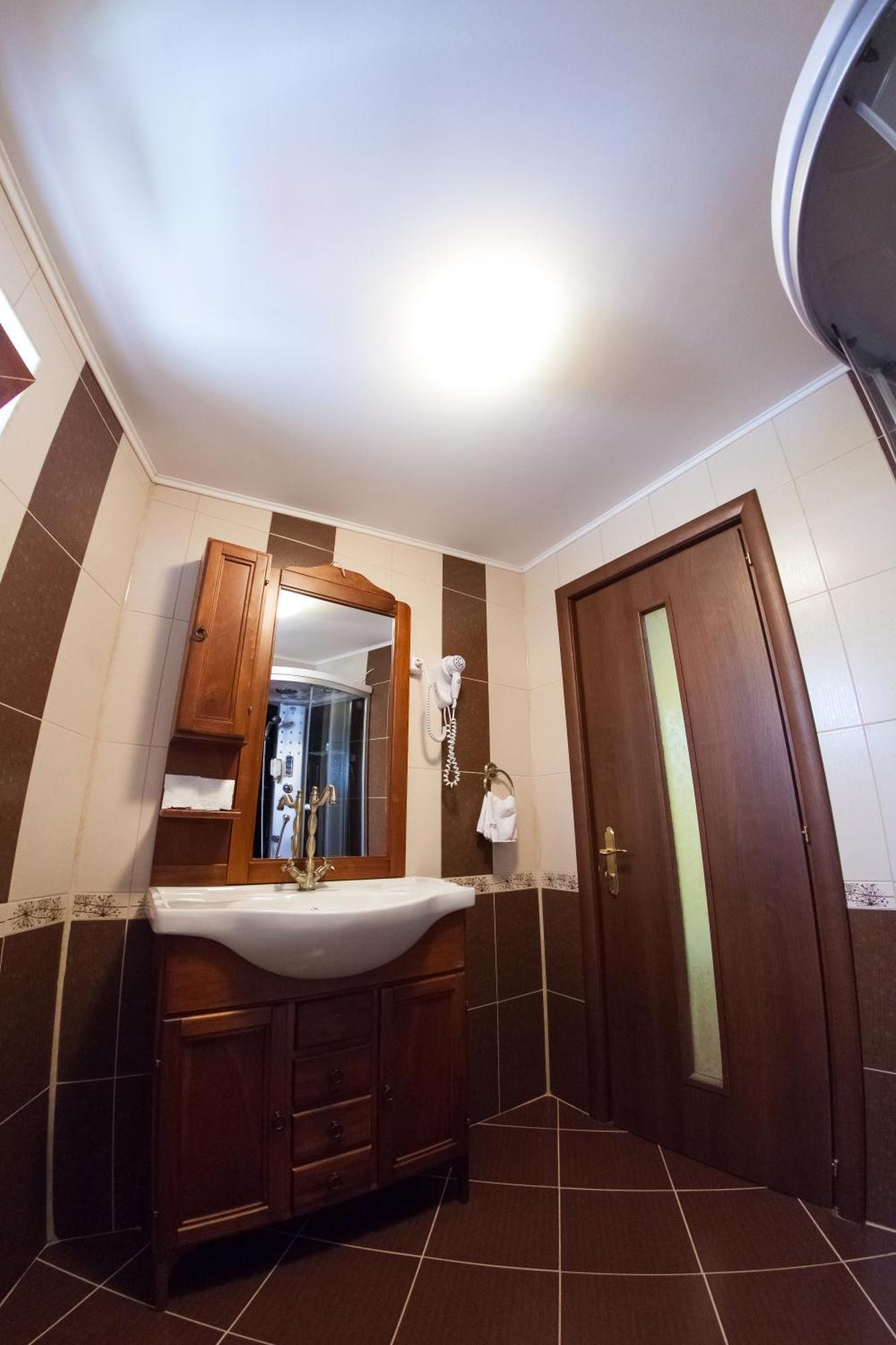 Hotel Royal Craiova Kültér fotó