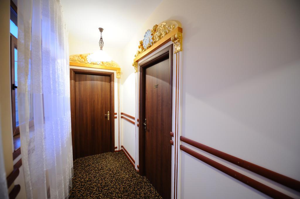 Hotel Royal Craiova Kültér fotó