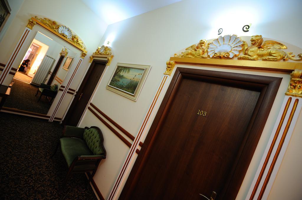 Hotel Royal Craiova Kültér fotó