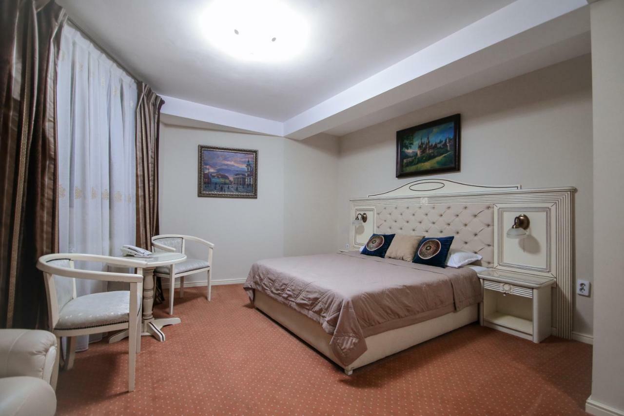 Hotel Royal Craiova Kültér fotó