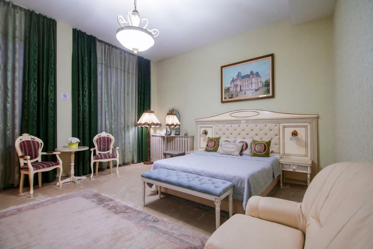 Hotel Royal Craiova Kültér fotó